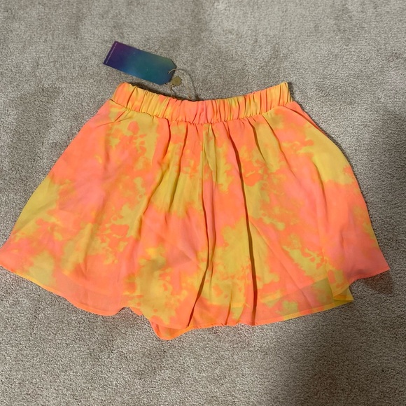NWT! show me your mumu Carlos Swing Shorts, Golden Hour Tie Dye, size S - Picture 7 of 9